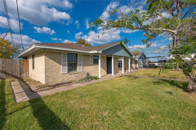 $1,775 | 1350 Strawberry Street, League City, TX 77573