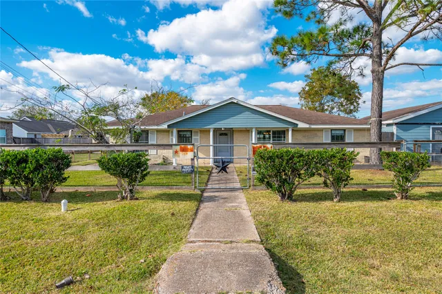 $1,775 | 1350 Strawberry Street, League City, TX 77573