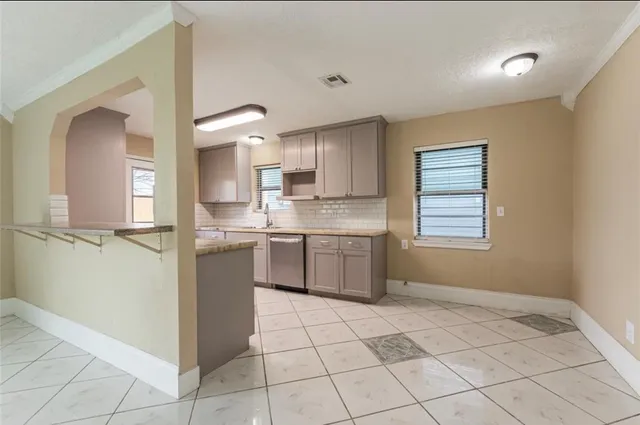 $1,825 | 1350 Strawberry Street, League City, TX 77573