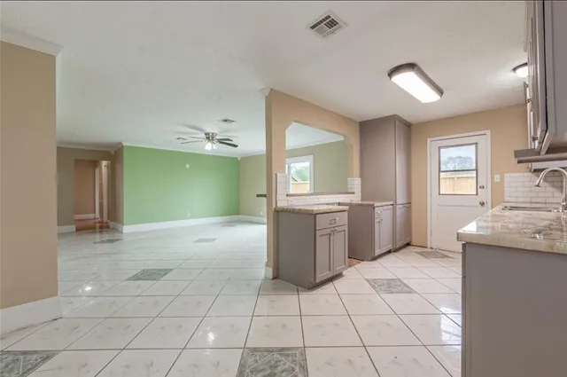 $1,825 | 1350 Strawberry Street, League City, TX 77573