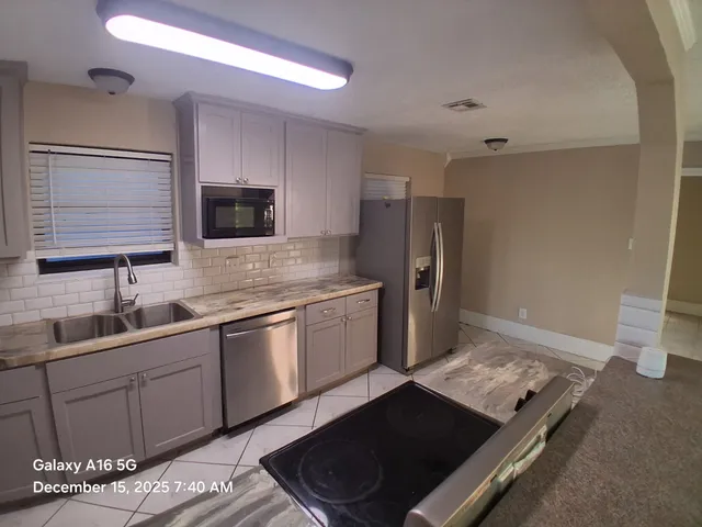 $1,775 | 1350 Strawberry Street, League City, TX 77573