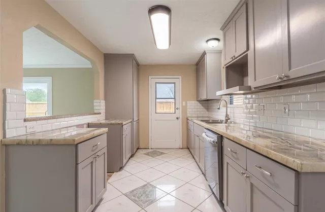 $1,825 | 1350 Strawberry Street, League City, TX 77573