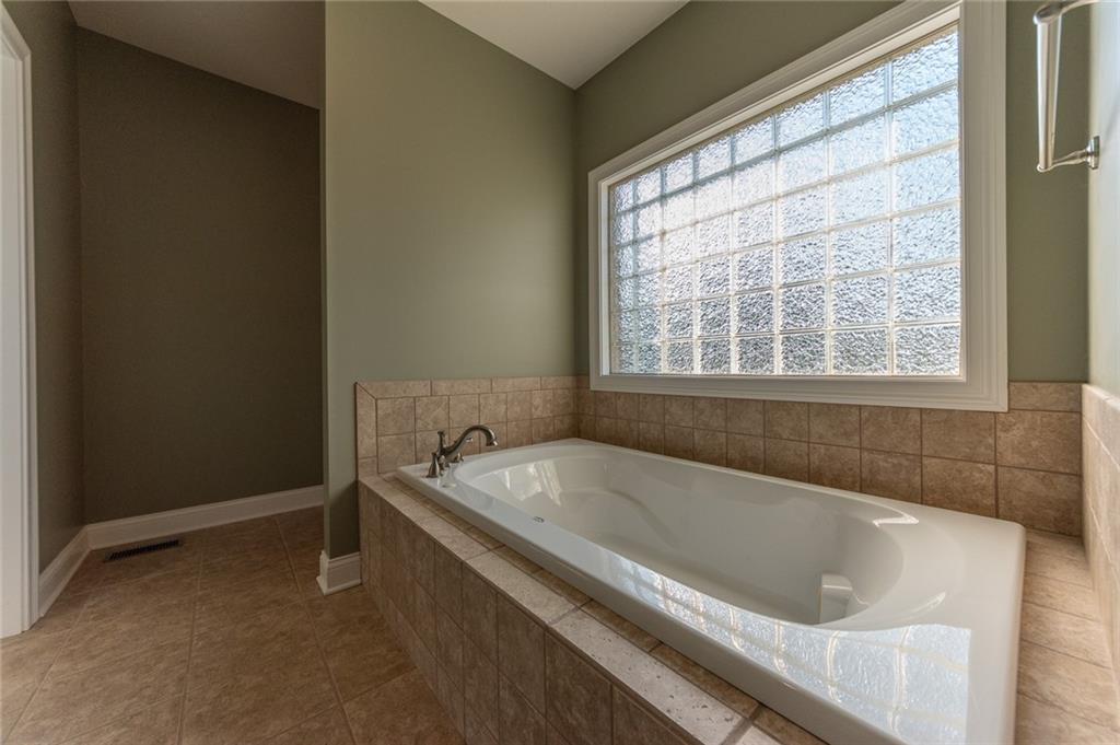 3515 Jonathan Ridge Columbus, IN 47201 - Photo 18 of 59 Gallery Image 18