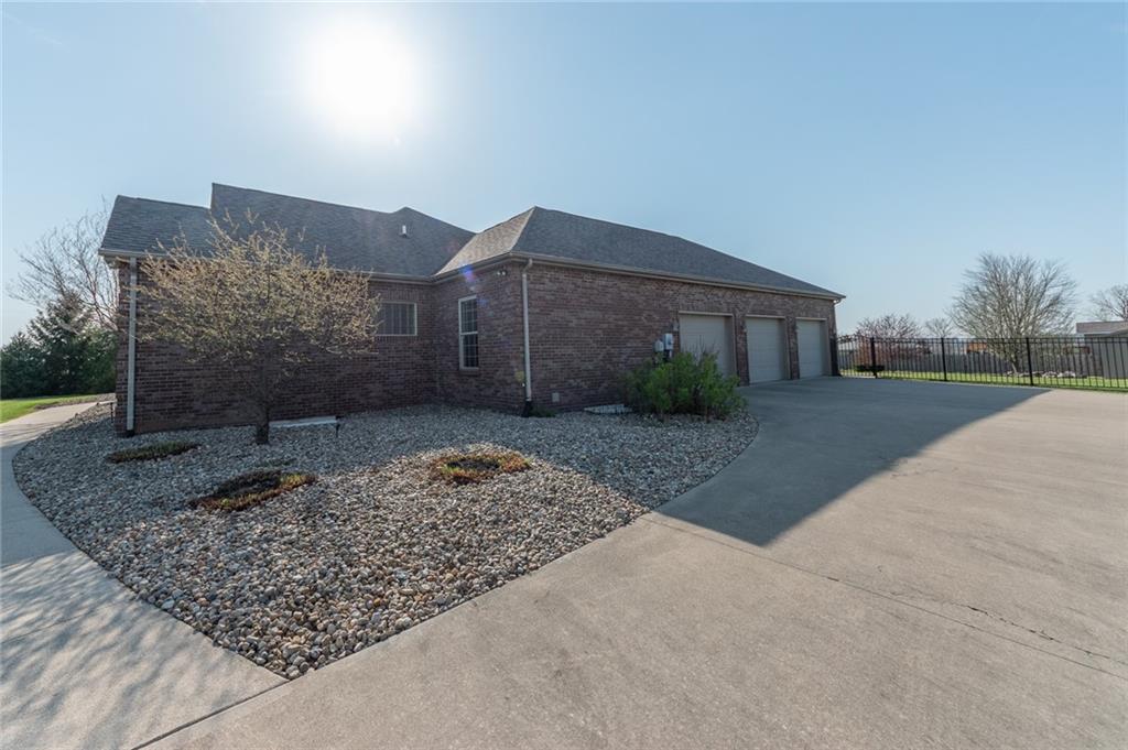 3515 Jonathan Ridge Columbus, IN 47201 - Photo 4 of 59 Gallery Image 4