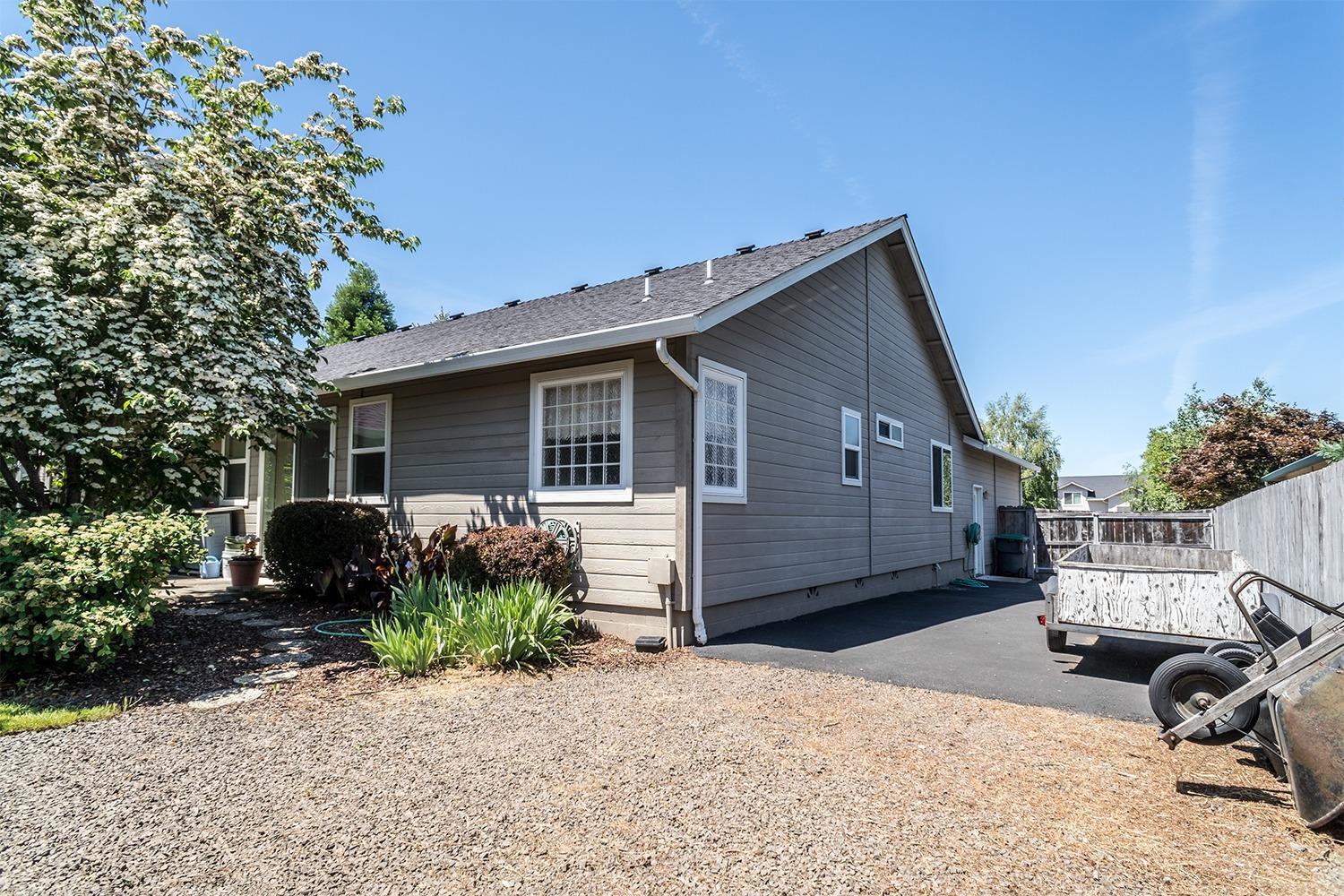 115 Walnut Place Phoenix, OR 97535 - Photo 31 of 35 Additional Photo