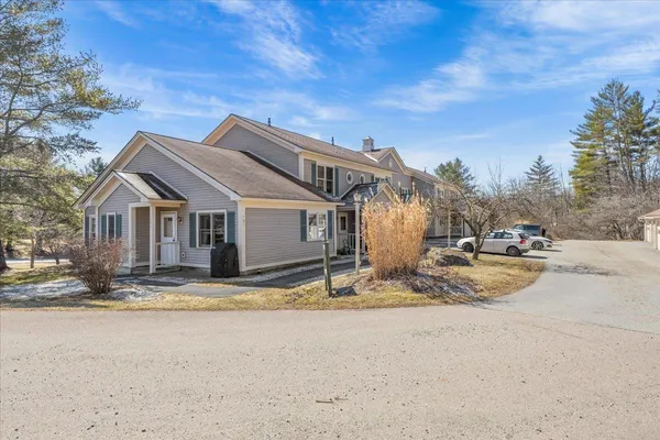 $330,000 | 105 Acorn Drive, Unit 105, Waterbury, VT 05676