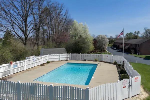 $269,900 | 31 Oak Leaf Circle, Johnson City, TN 37601