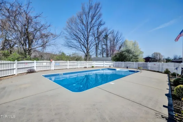 $269,900 | 31 Oak Leaf Circle, Johnson City, TN 37601