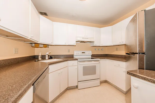 $124,900 | 11917 West Appleton Avenue, Unit 6, Milwaukee, WI 53224