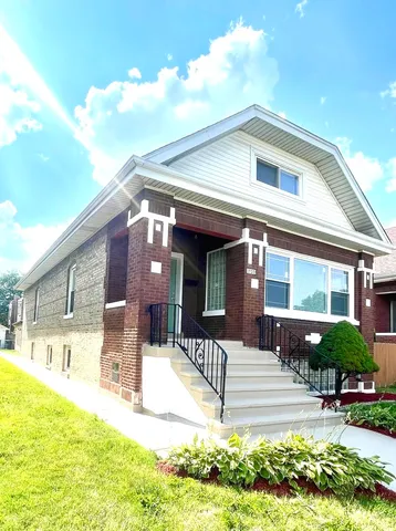 $467,000 | 1932 East Avenue, Berwyn, IL 60402