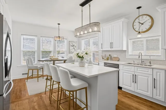 $469,900 | 1932 East Avenue, Berwyn, IL 60402