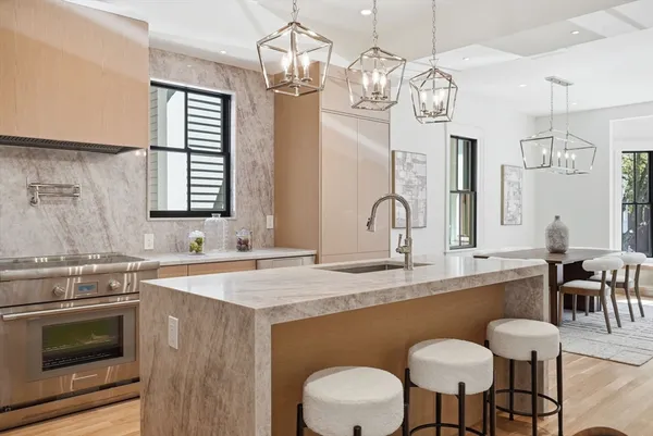 $3,398,000 | 9 Mt Auburn Street, Cambridge, MA 02138