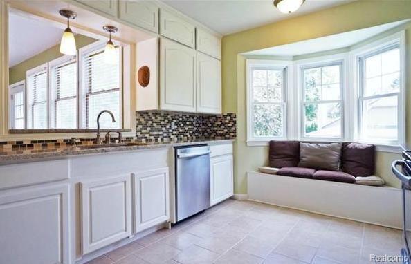 504 Maple Street Howell, MI 48843 - Photo 16 of 52 Kitchen.jpg