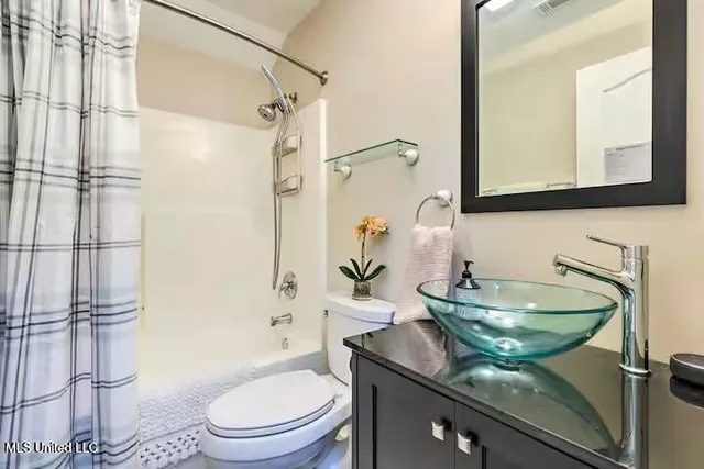 $2,500 | 6904 Southwind Drive, Biloxi, MS 39532