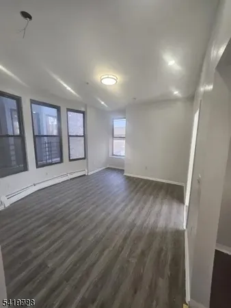 $2,300 | 150 Broad Street, Unit 3C, Newark, NJ 07104