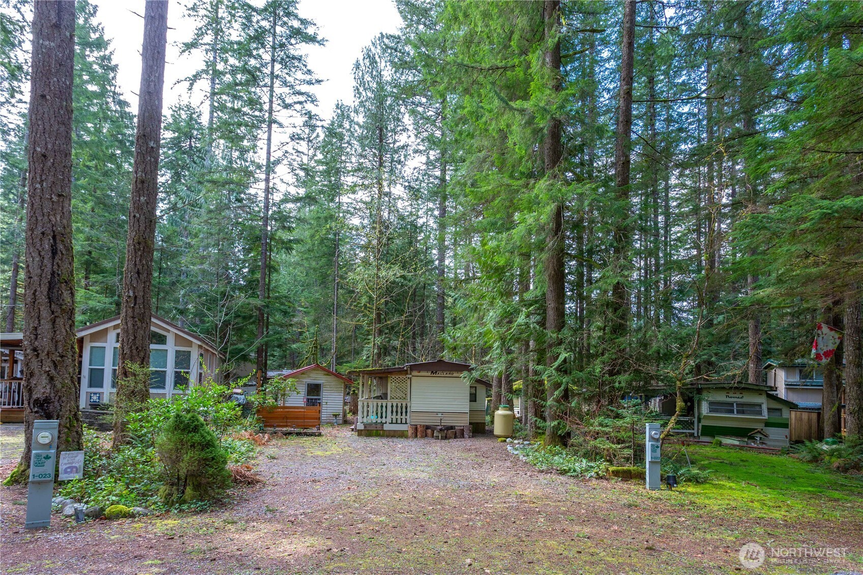 22-1 Goldrush Road Deming, WA 98244 - Photo 4 of 37