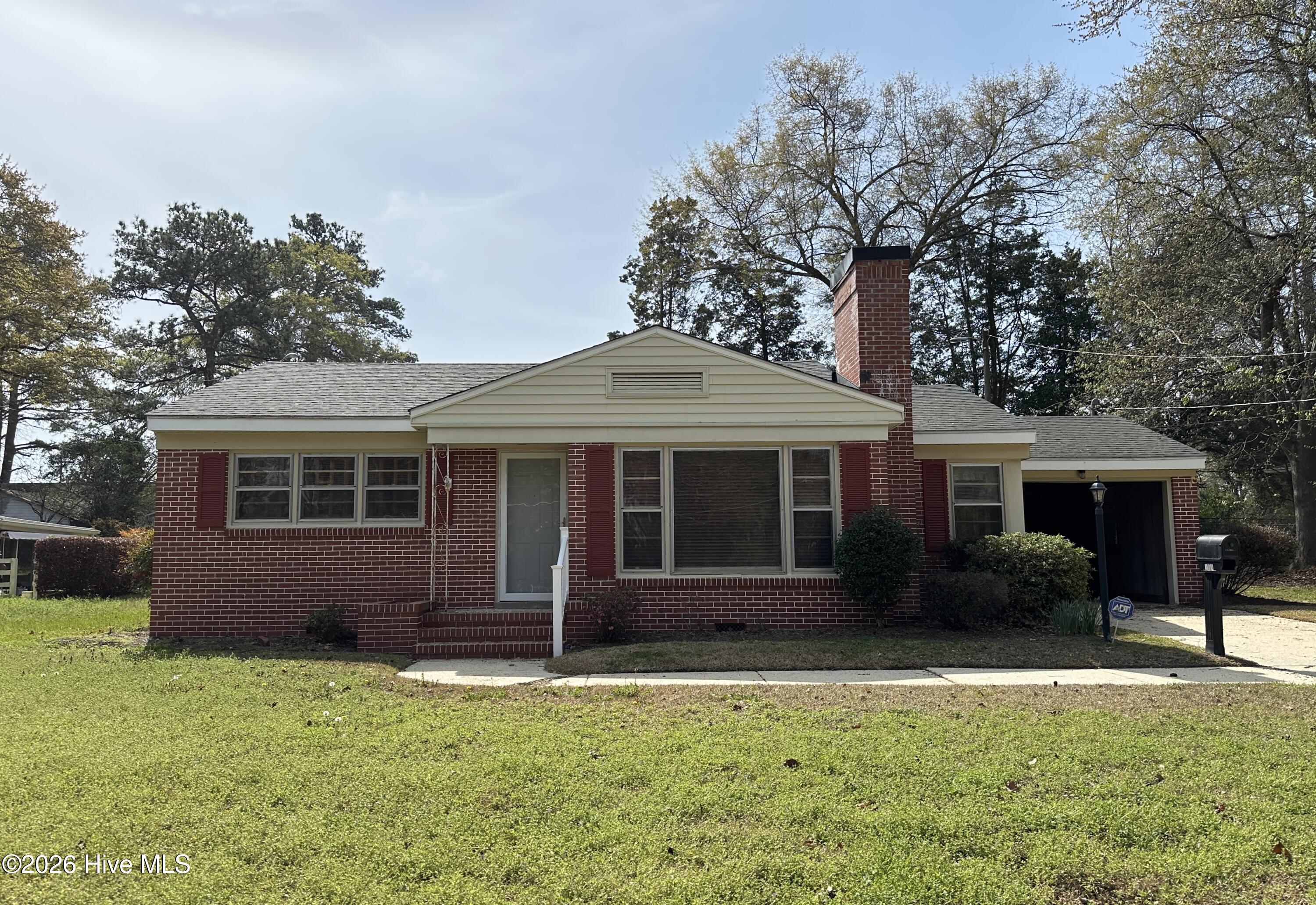 100 Wilson Street, Unit A Clinton, NC 28328 - Photo 2 of 29 IMG_5046