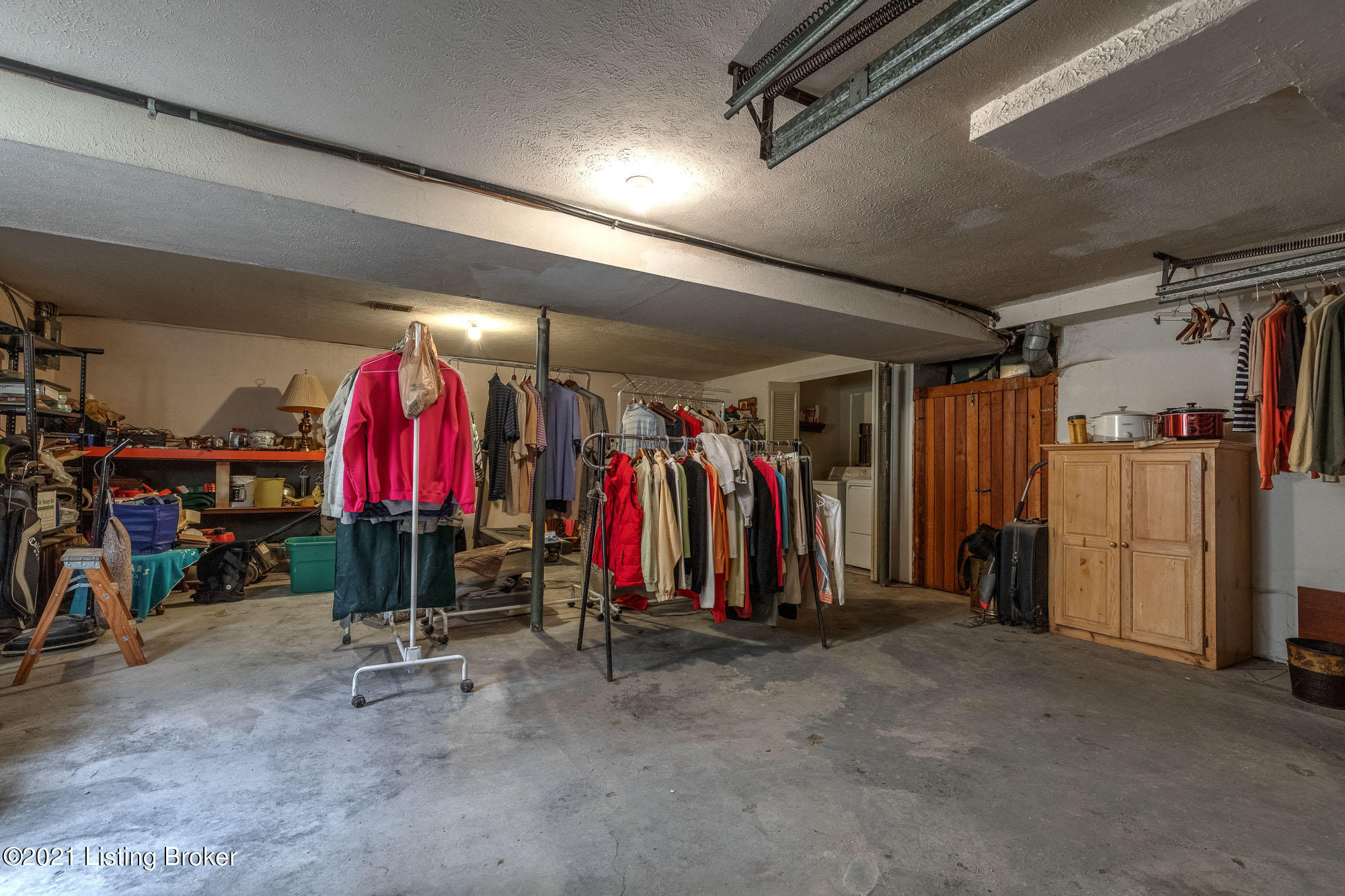 8903 La Costa Road Louisville, KY 40299 - Photo 42 of 43 Garage interior