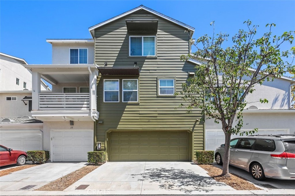 25 Platinum Circle Ladera Ranch, CA 92694 - Photo 34 of 37 Extended driveway for extra parking,