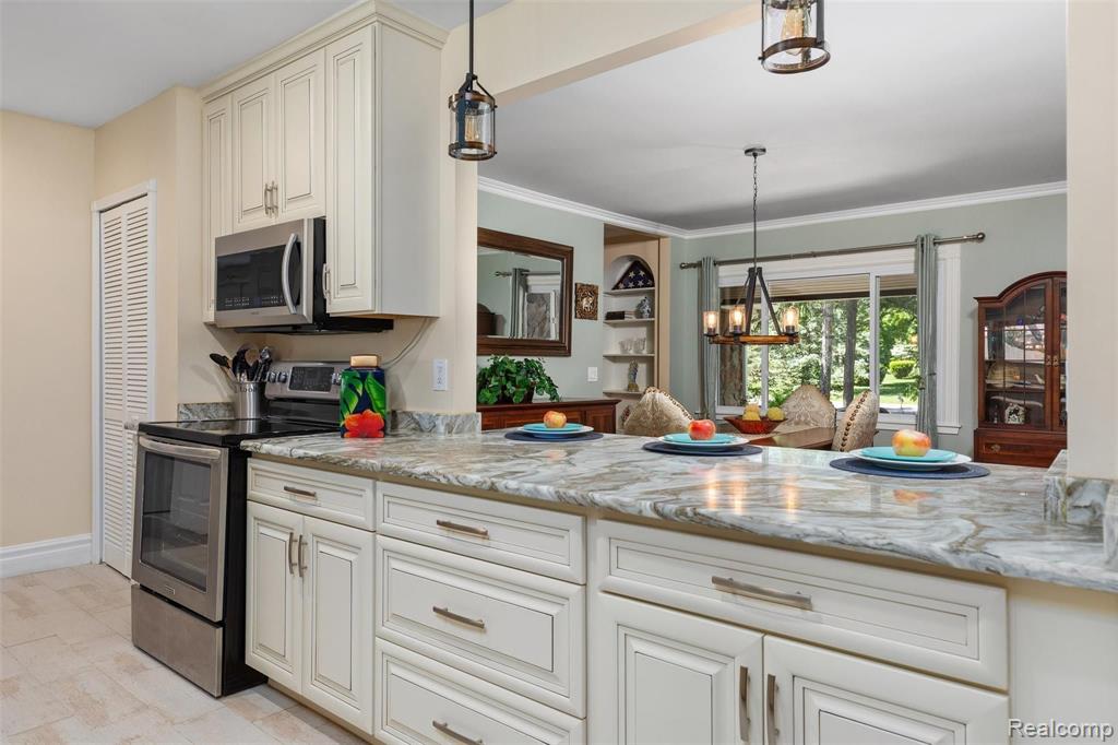 375 Shortridge Avenue Rochester Hills, MI 48307 - Photo 10 of 47