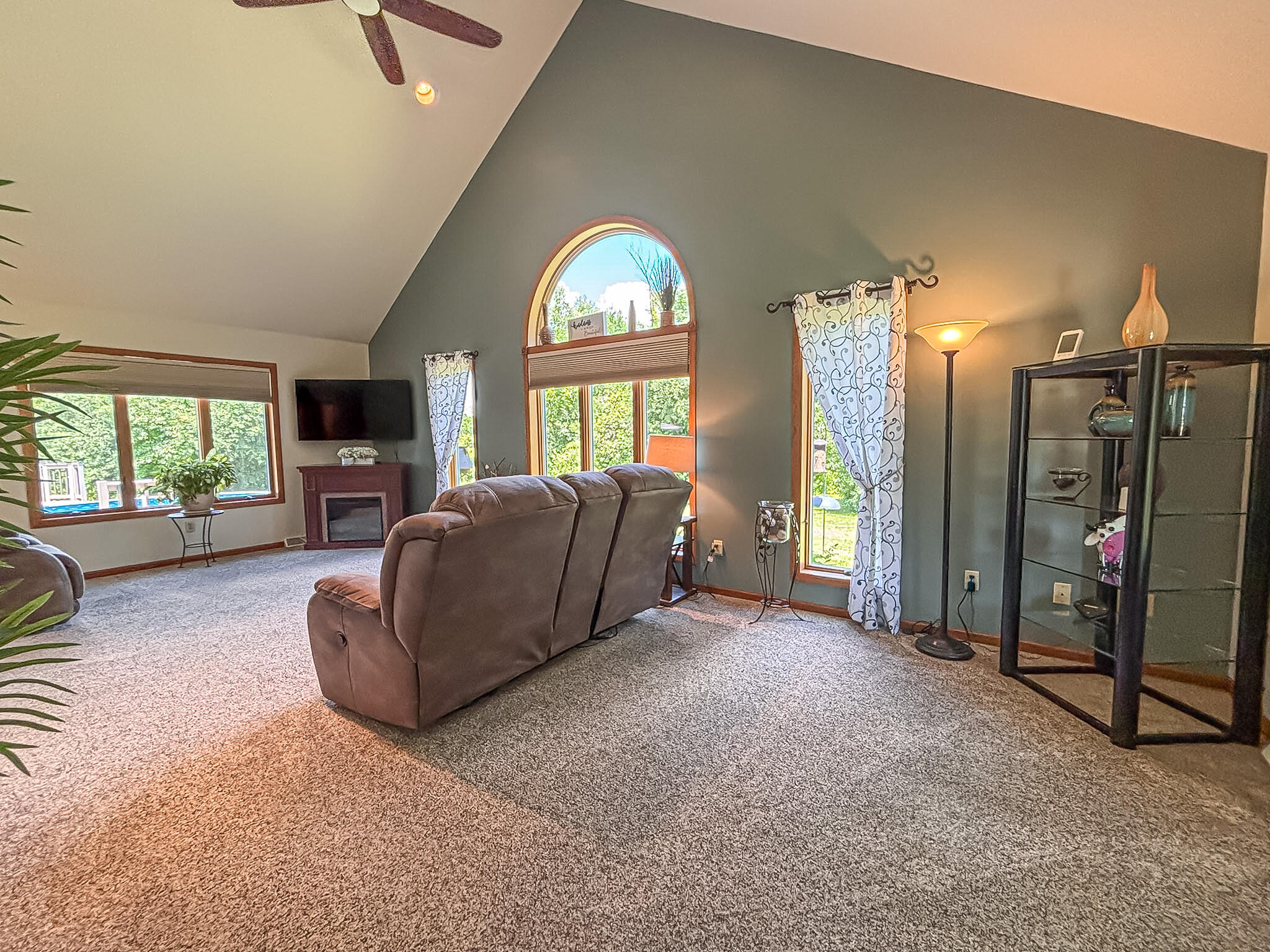 N5833 County Rd F Concord, WI 53178 - Photo 9 of 55 Great Room