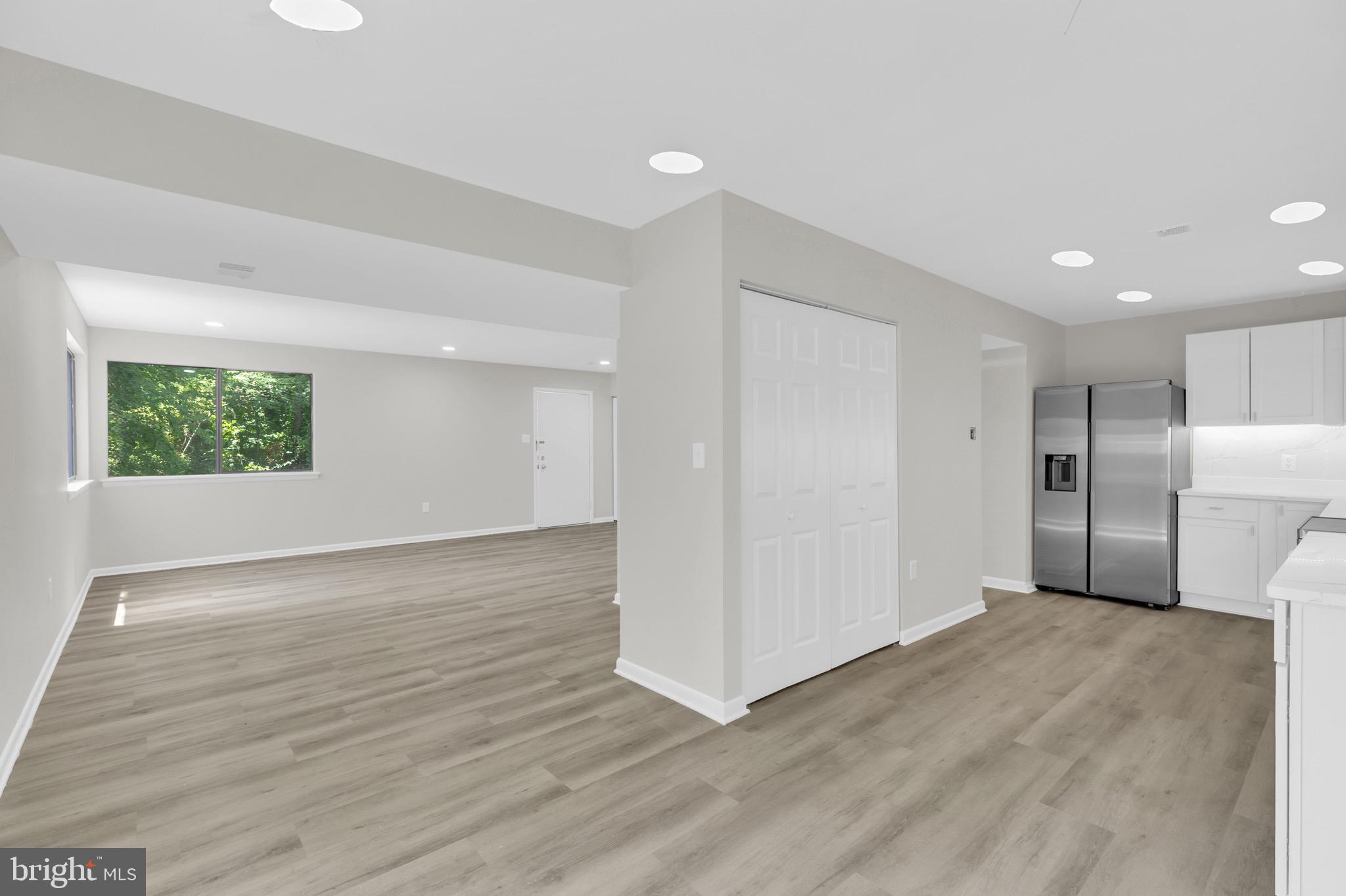 10669 Spring Oak Court Burke, VA 22015 - Photo 8 of 32