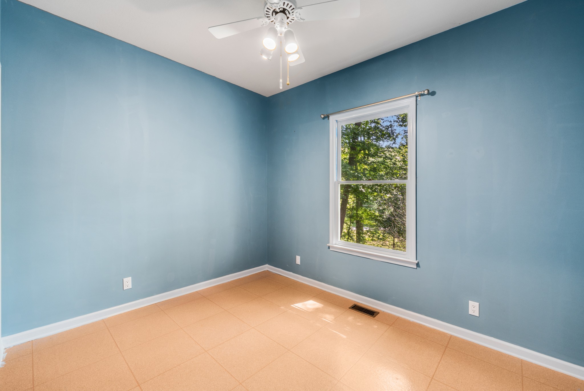 358 Harper Road Clarksville, TN 37043 - Photo 21 of 34 a view of an empty room with a window