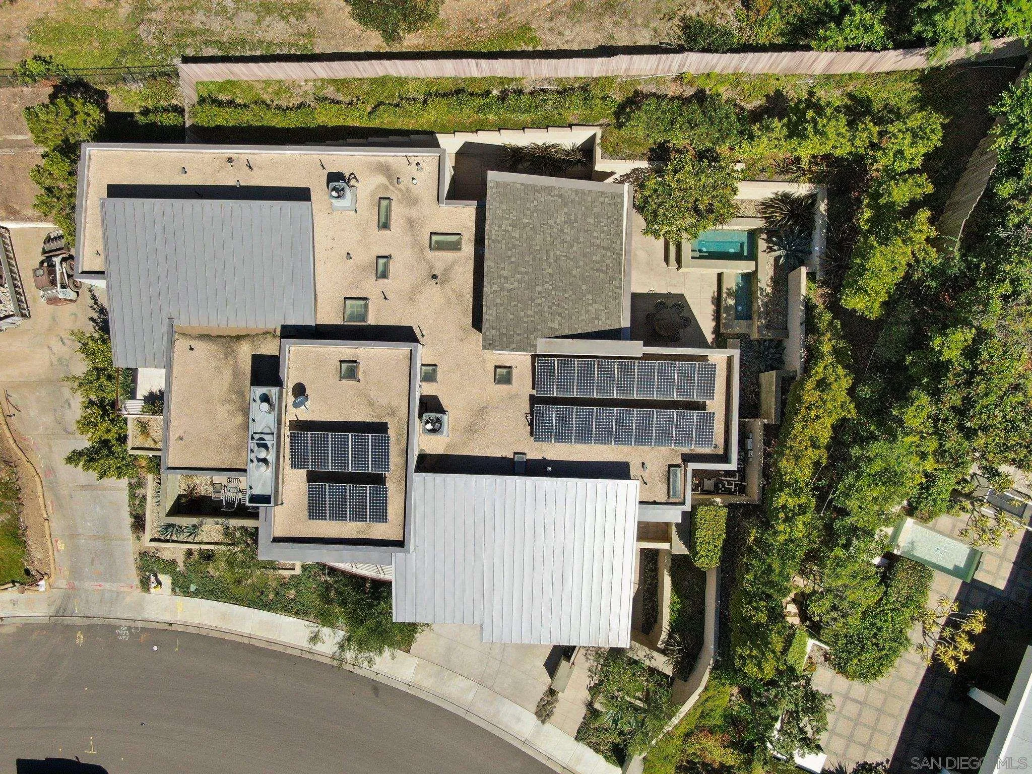 7413 Fairway Road La Jolla, CA 92037 - Photo 39 of 40 front view of a house with a street