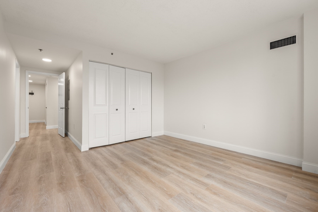 8 Museum Way, Unit 1006 Cambridge, MA 02141 - Photo 11 of 21 a view of an empty room