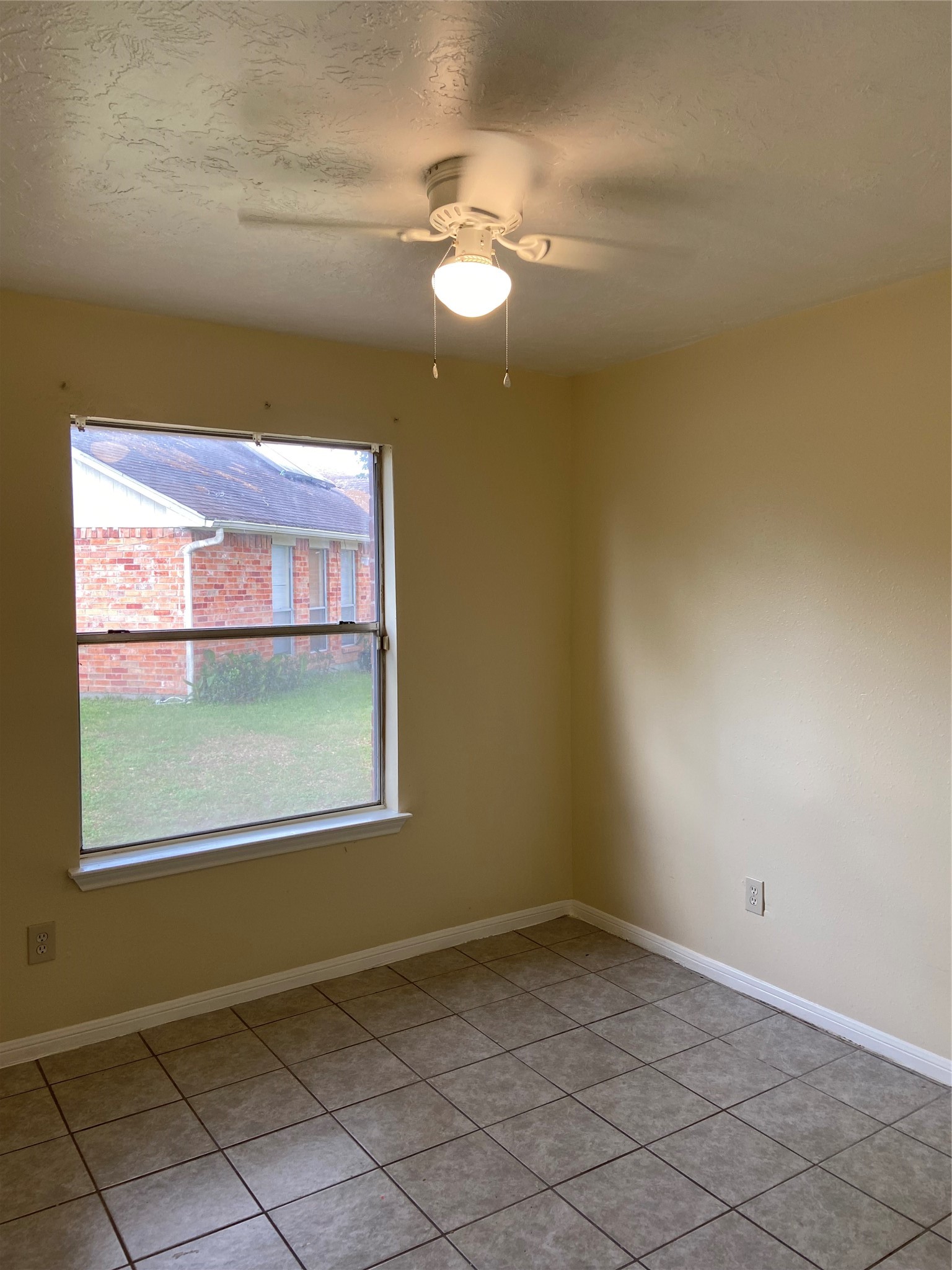 11019 Longtom Court Houston, TX 77086 - Photo 17 of 20 1st small bedroom