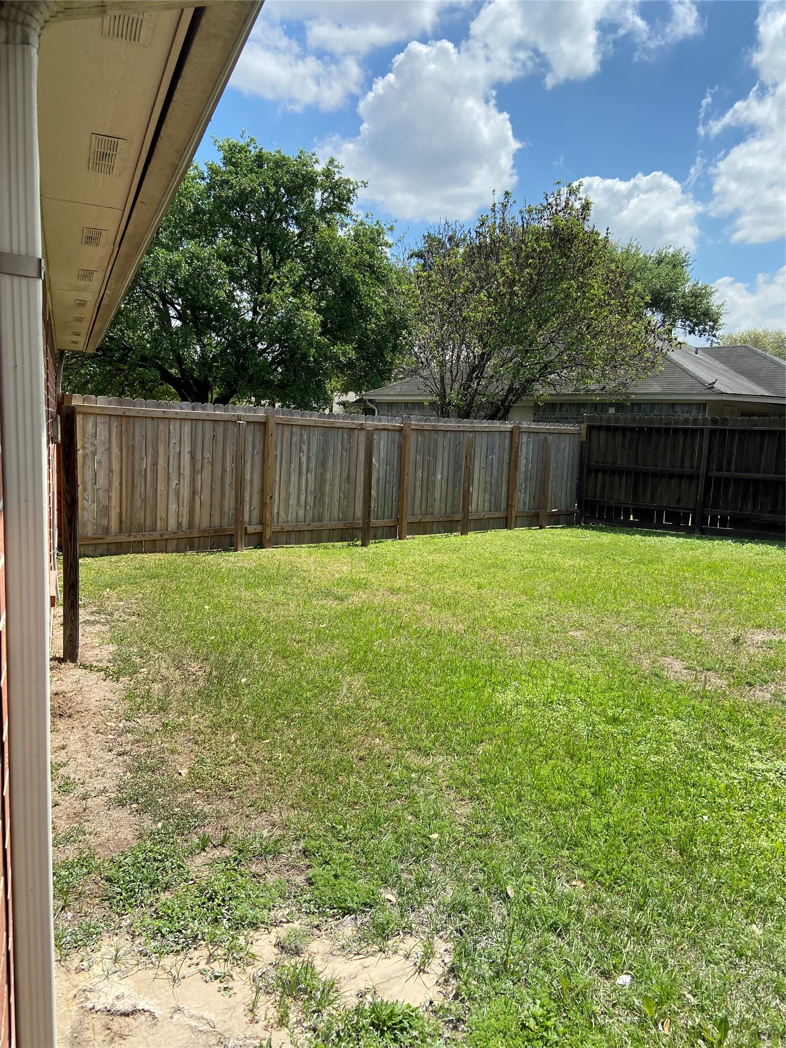 11019 Longtom Court Houston, TX 77086 - Photo 6 of 20 Side yard