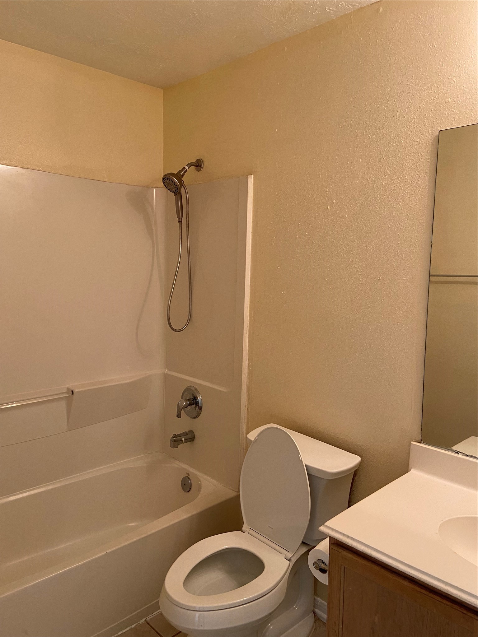11019 Longtom Court Houston, TX 77086 - Photo 10 of 20 Small bathroom