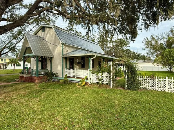 $3,300 | 7002 South Shamrock Road, Tampa, FL 33616