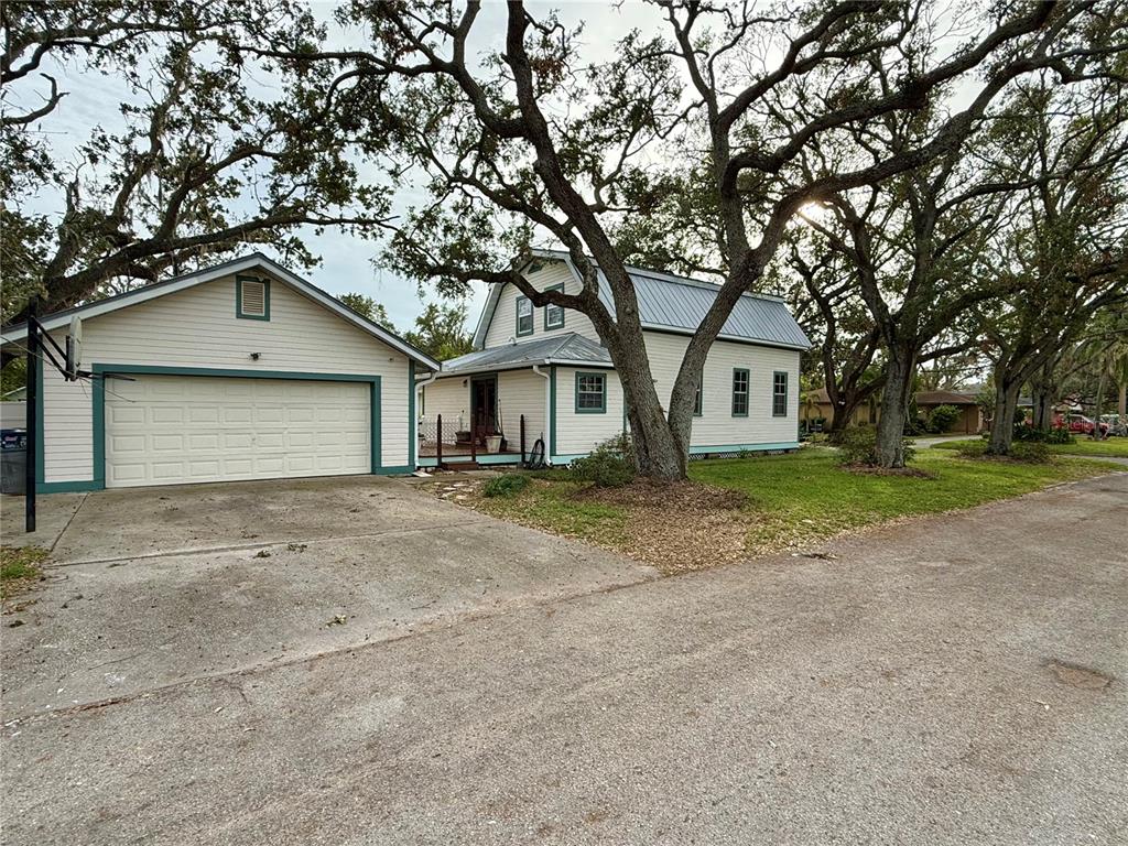 7002 South Shamrock Road Tampa, FL 33616 - Photo 2 of 34