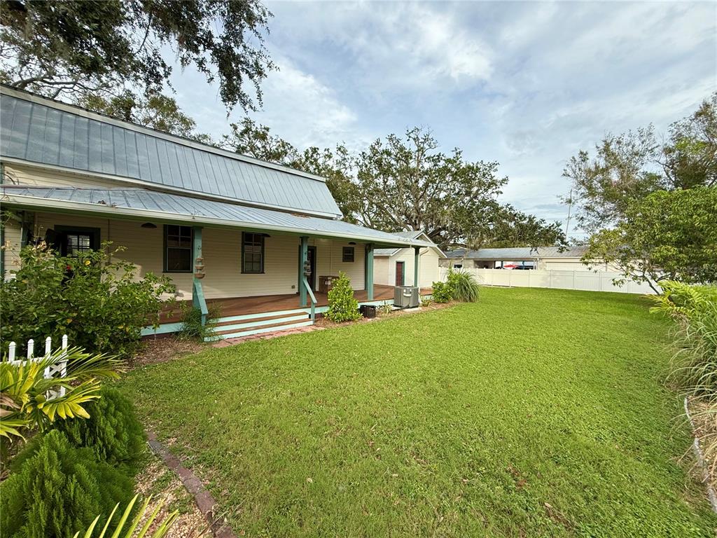 7002 South Shamrock Road Tampa, FL 33616 - Photo 5 of 34