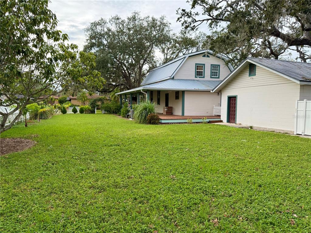 7002 South Shamrock Road Tampa, FL 33616 - Photo 6 of 34