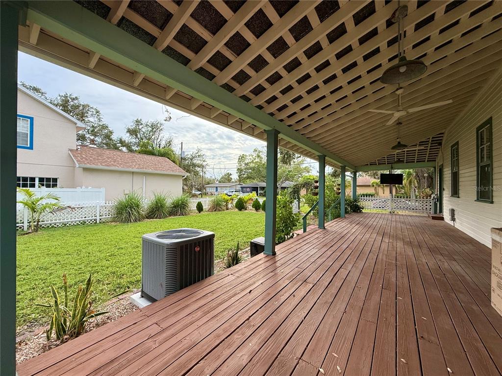7002 South Shamrock Road Tampa, FL 33616 - Photo 8 of 34