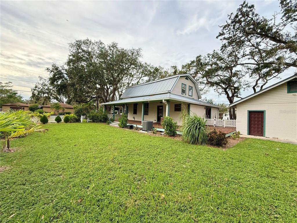 7002 South Shamrock Road Tampa, FL 33616 - Photo 10 of 34