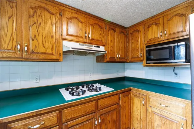 $165,000 | 2278 Jayhawk Road, Fort Scott, KS 66701