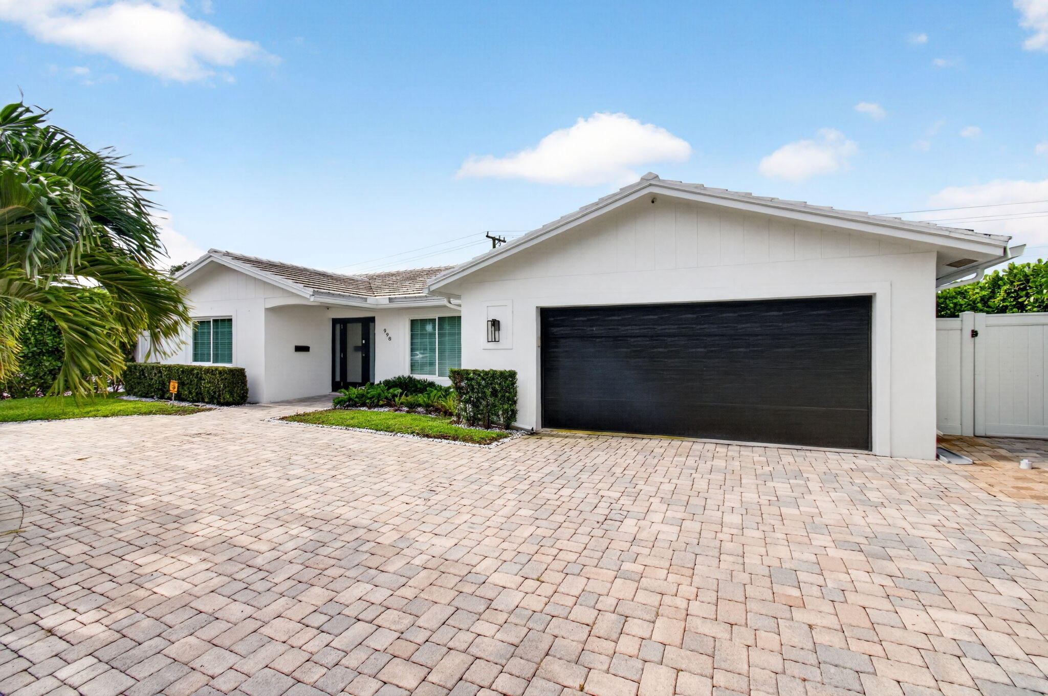 998 Southwest 7th Street Boca Raton, FL 33486 - Photo 6 of 82 6-web-or-mls-DSC_8720