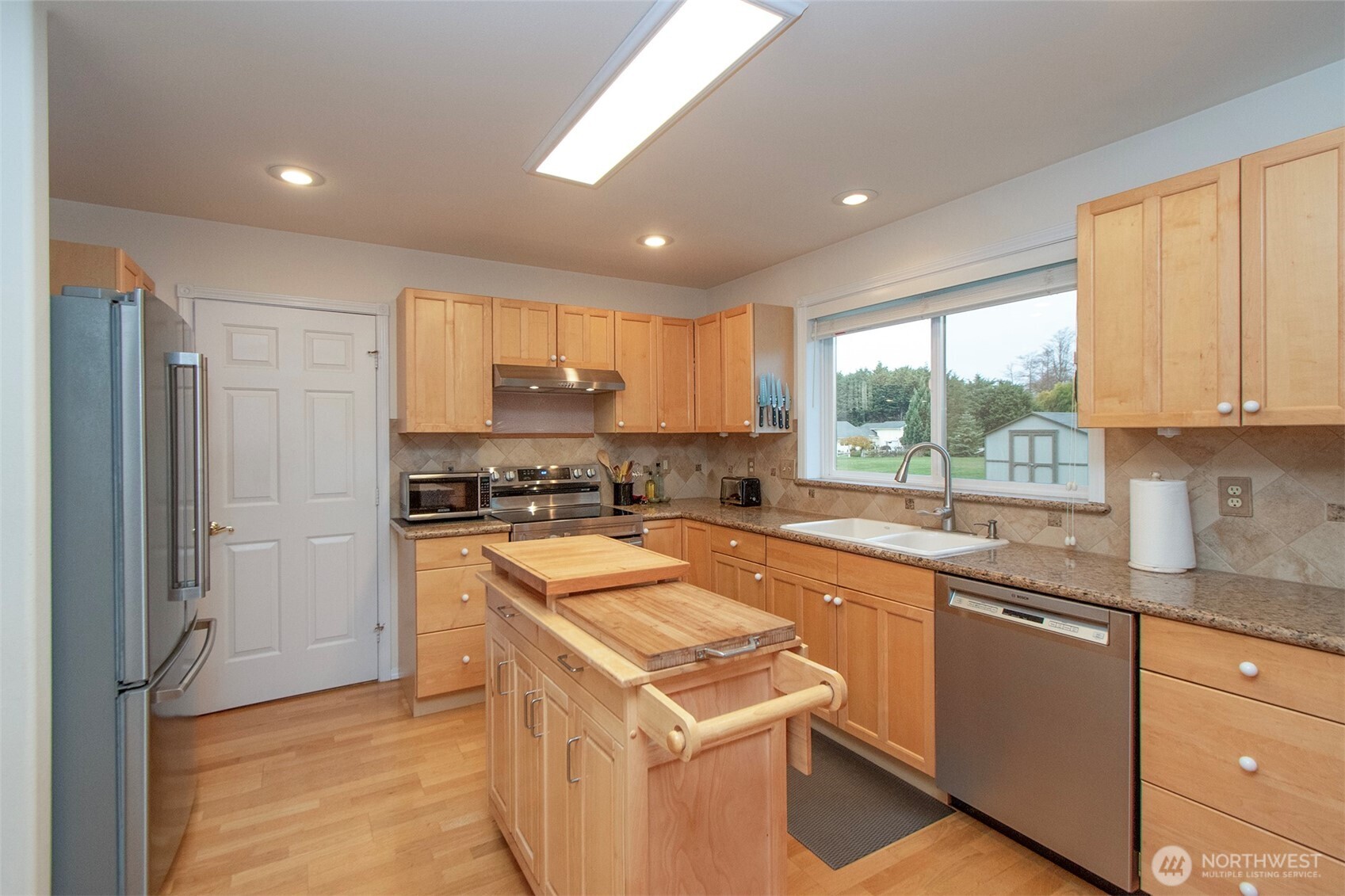 252 Laura Lane Sequim, WA 98382 - Photo 11 of 40