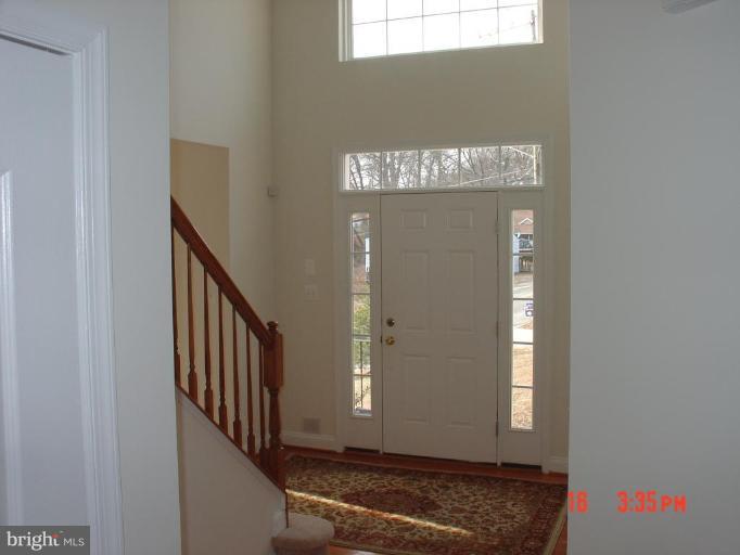 3508 Oaklawn Road Fort Washington, MD 20744 - Photo 3 of 17 Large Two-Story Foyer