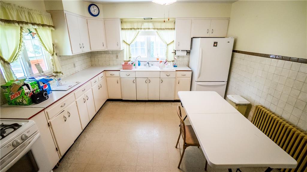 552 Bonniebrook Road Butler, PA 16002 - Photo 7 of 24 Spacious 12x12 Kitchen