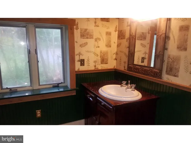 $1,935 | 1371 Old Airport Road, Unit FRONT, Douglassville, PA 19518