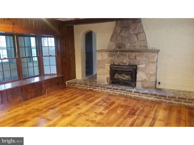 $1,935 | 1371 Old Airport Road, Unit FRONT, Douglassville, PA 19518