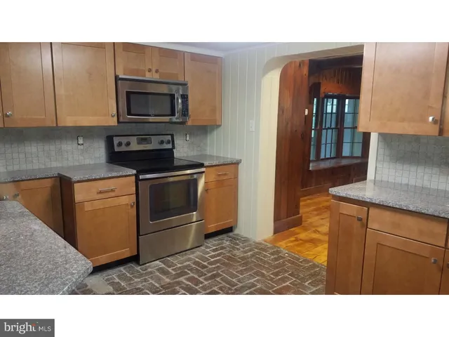 $1,935 | 1371 Old Airport Road, Unit FRONT, Douglassville, PA 19518