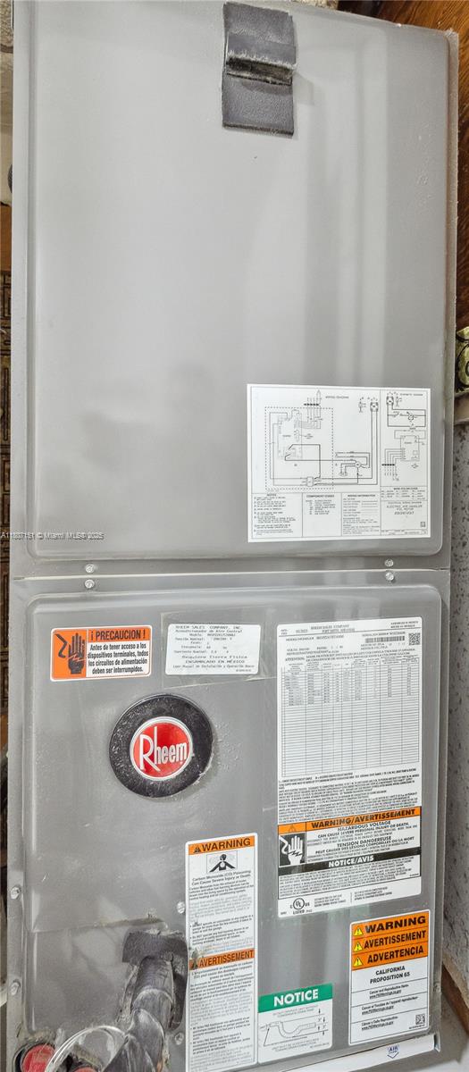 140 Royal Palm Road, Unit 3144 Hialeah Gardens, FL 33016 - Photo 10 of 23 a view of water heater