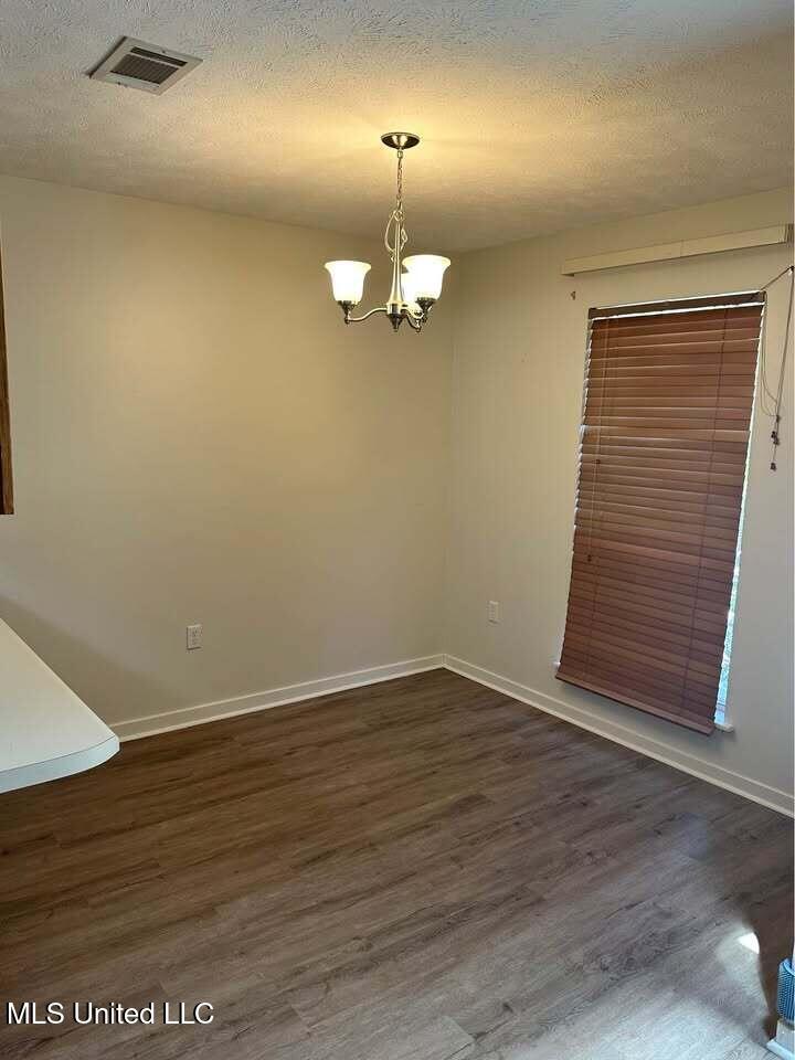 512 Flynn Court Pearl, MS 39208 - Photo 5 of 9 dining