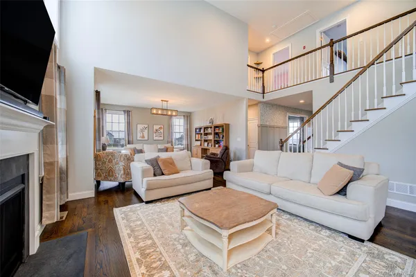 $824,999 | 64 Fox Hill Run, Rock Tavern, NY 12575