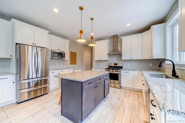 $824,999 | 64 Fox Hill Run, Rock Tavern, NY 12575